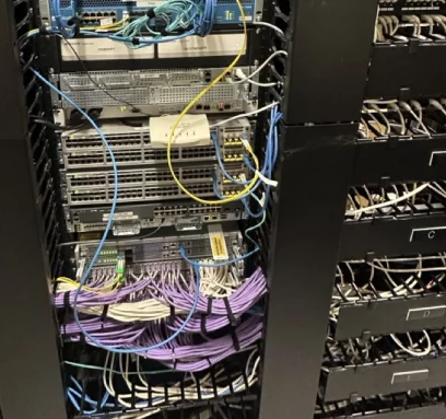 Cabling - tidy cabinet